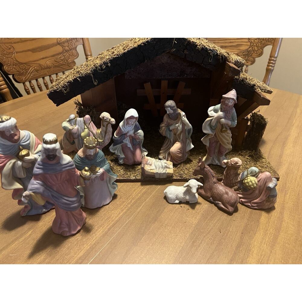 Vintage 11 Pc HOMCO NATIVITY SET 5603 Bisque Porcelain w/ Stable Crèche